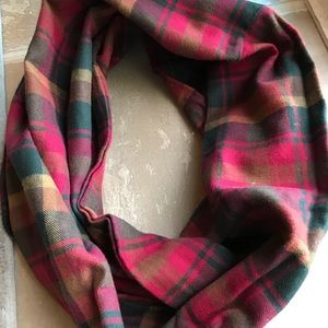🇨🇦 Buttercream infinity scarf.  Maple plaid.
